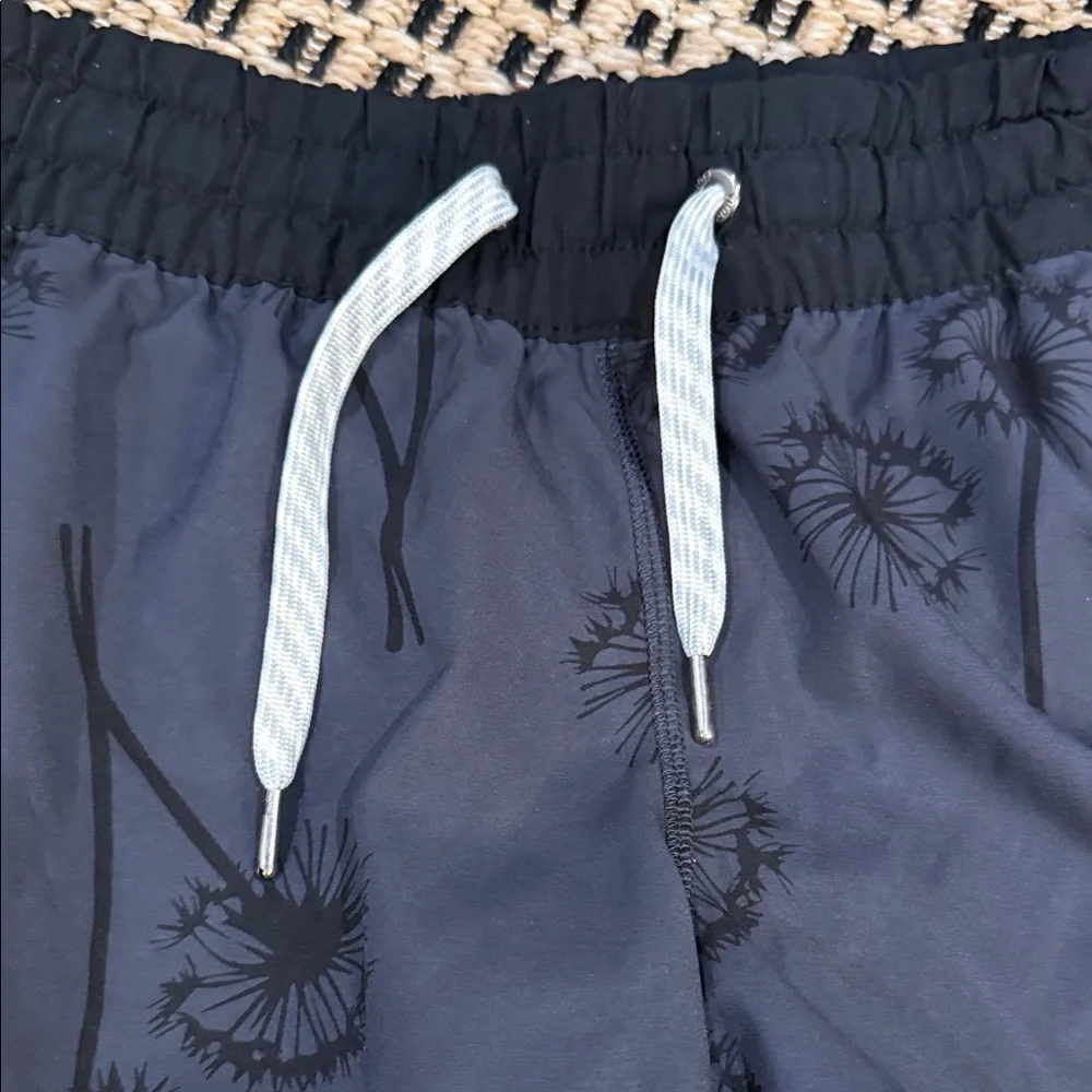 Vuori Women Black Running Shorts - Picture 3 of 8